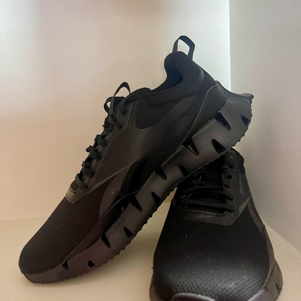 Reebok Men's Black Athletic Sneakers